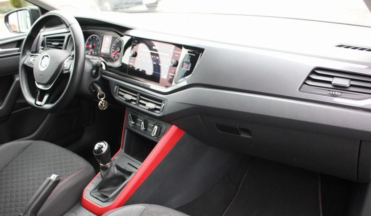 Volkswagen Polo cena 42900 przebieg: 49303, rok produkcji 2019 z Gniezno małe 254